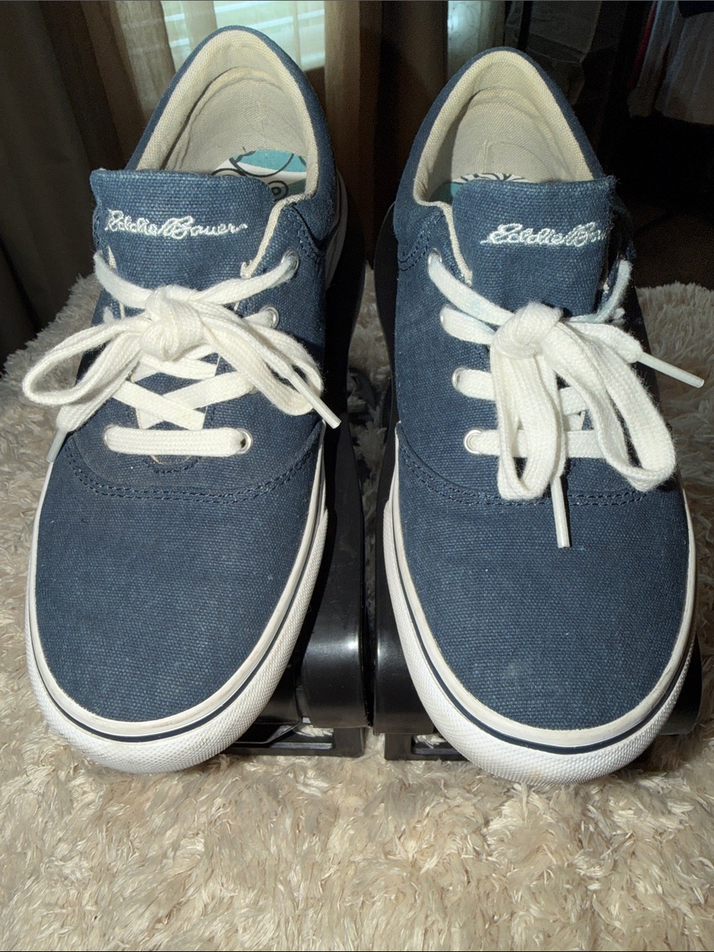 Eddie Bauer Blue Canvas Low-Top Lace-Up Sneakers